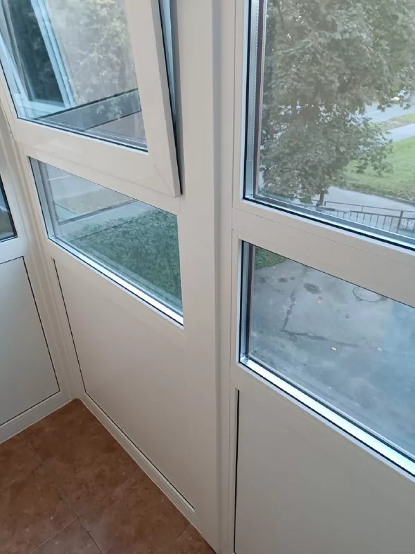 Угол балкона изнутри