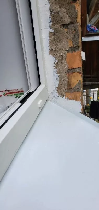 Подоконник и откос у рамы