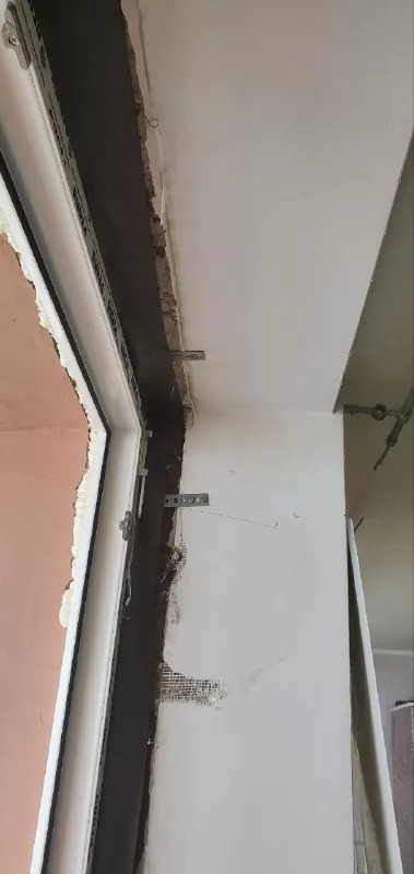 Примыкание к стене