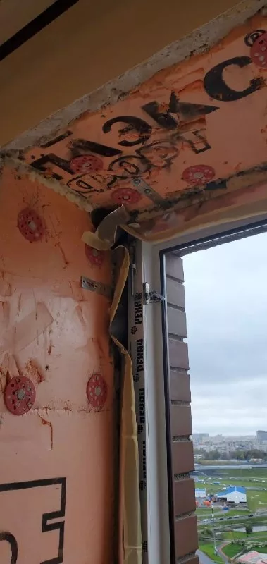 Верхний угол проёма с утеплением