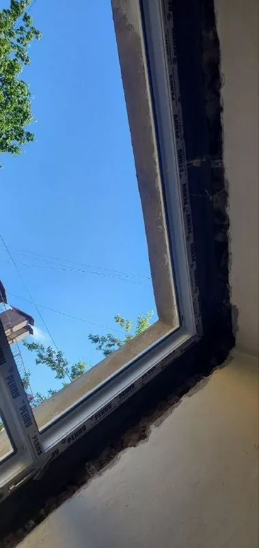 Тёмная рама снизу вверх, небо