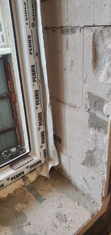 Лента в нижнем углу