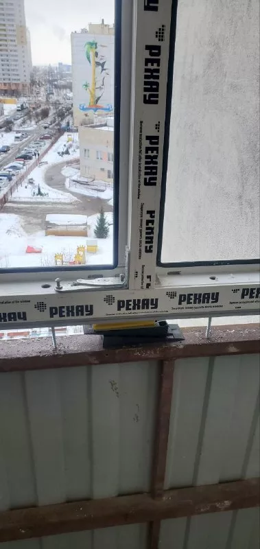Нижние глухие поля окна