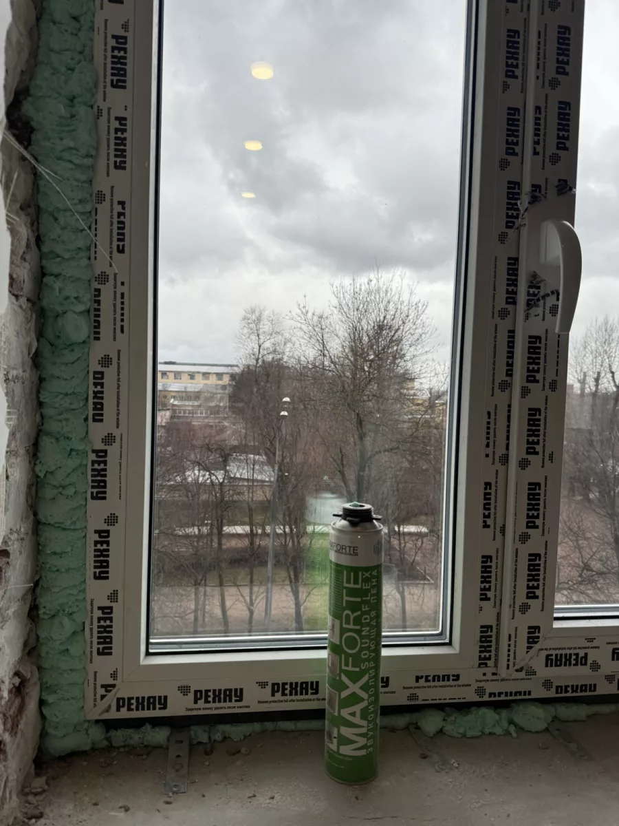 Звукоизолирующая пена по периметру рамы