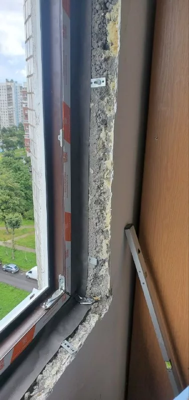 Рама и стена изнутри