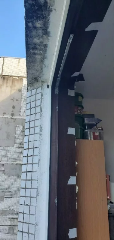 Рама снаружи у фасада