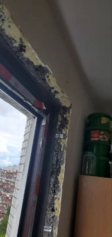 Угол рамы в проёме