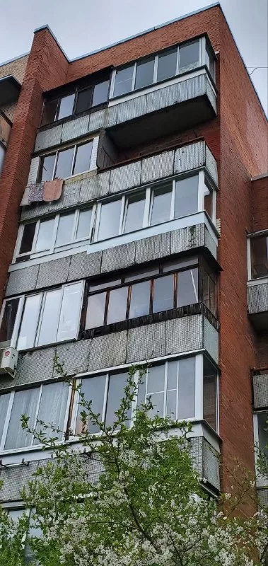Дом с балконами