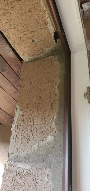 Откос снаружи и нижний узел окна