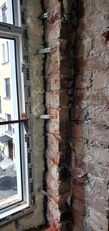 Боковой шов заполнен пеной